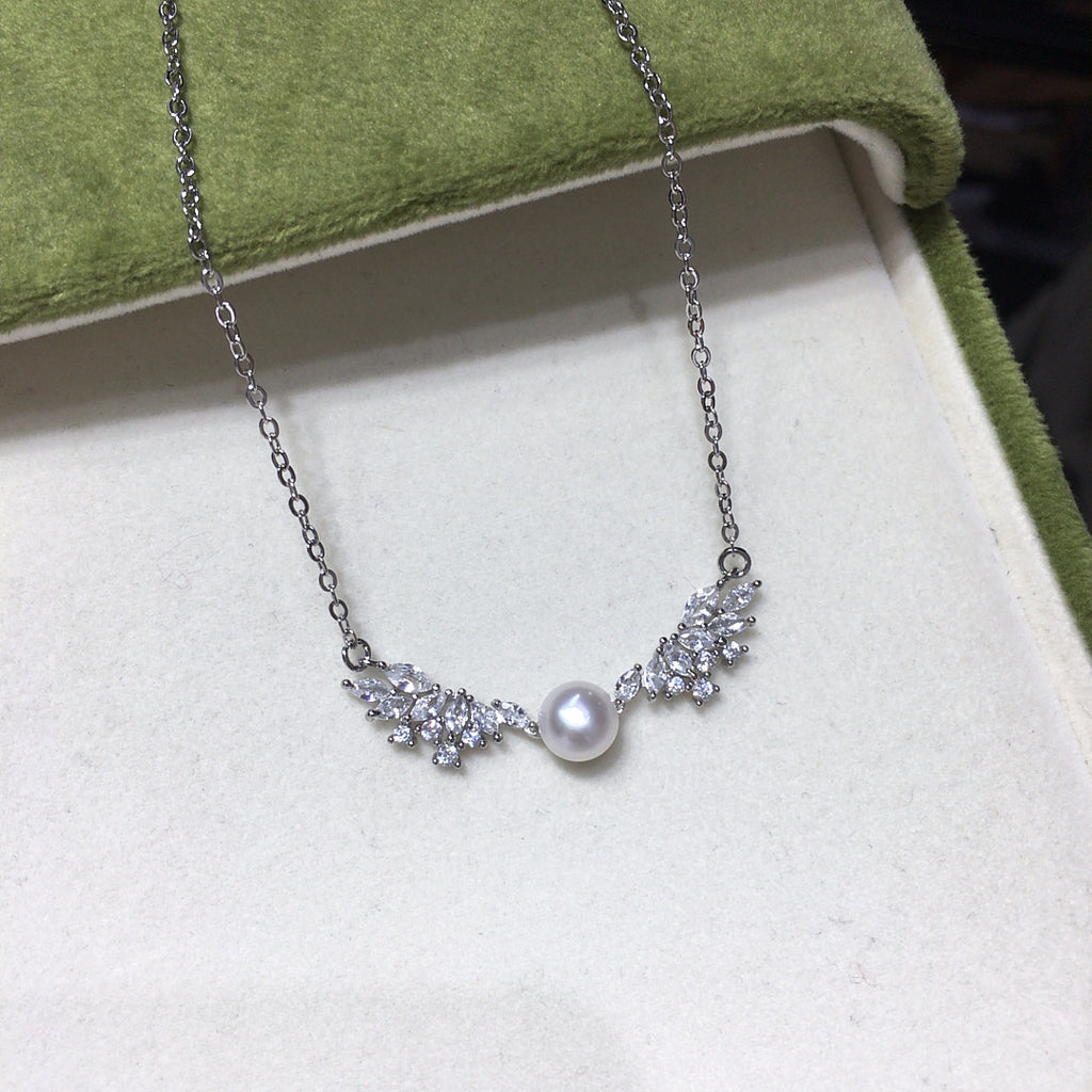 Wing‑Shape Micro‑Pave Cubic Zirconia Shell Pearl Pendant Necklace, Fashion Women Clavicle Chain