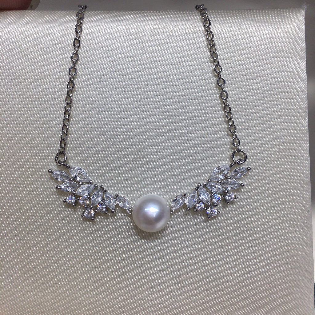 Wing‑Shape Micro‑Pave Cubic Zirconia Shell Pearl Pendant Necklace, Fashion Women Clavicle Chain