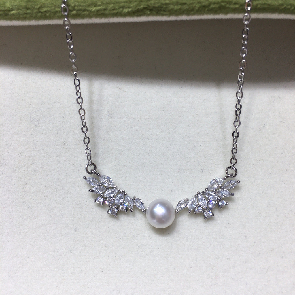 Wing‑Shape Micro‑Pave Cubic Zirconia Shell Pearl Pendant Necklace, Fashion Women Clavicle Chain