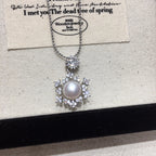 Snowflake Shell Pearl Pendant Necklace, Sparkling Cubic Zirconia Luxury Jewelry for Women
