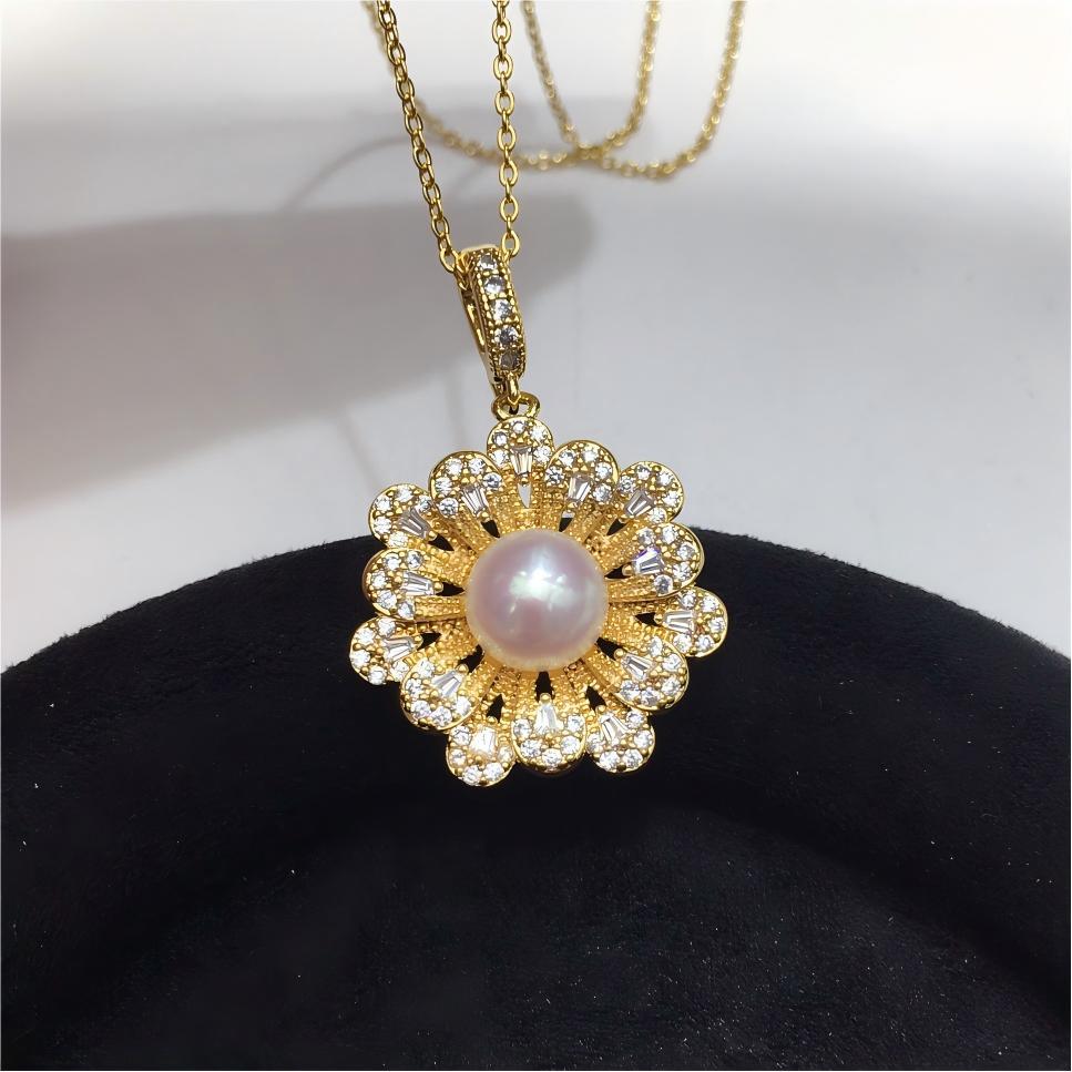Vintage Floral Shell Pearl Pendant Necklace for Women, Sparkling Cubic Zirconia Flower Design, Versatile Clasp, 18K Gold Tone Pearl Jewelry