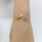 Daisy Branch Shell Pearl Bracelet, Micro‑Pave Cubic Zirconia Elegant Women Hand Jewelry