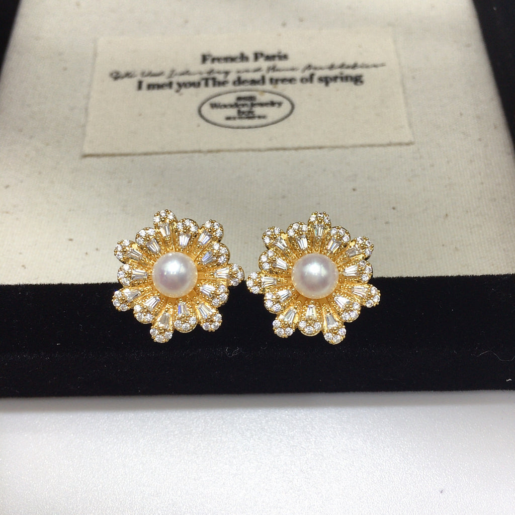 Vintage Floral Shell Pearl Stud Earrings for Women, Paved Cubic Zirconia Flower Pearl Earrings, 18K Gold Tone Luxury Jewelry