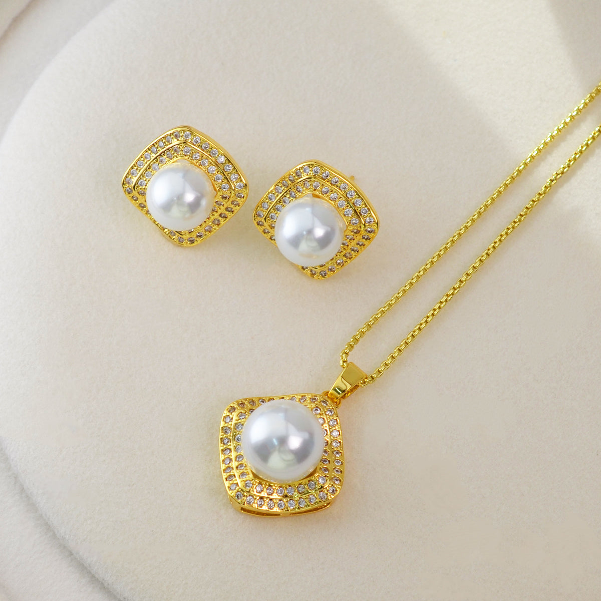 Square‑Shaped Zircon Shell‑Pearl Jewelry Set, Necklace Pendant & Stud Earrings, Elegant Matching Jewellery for Women